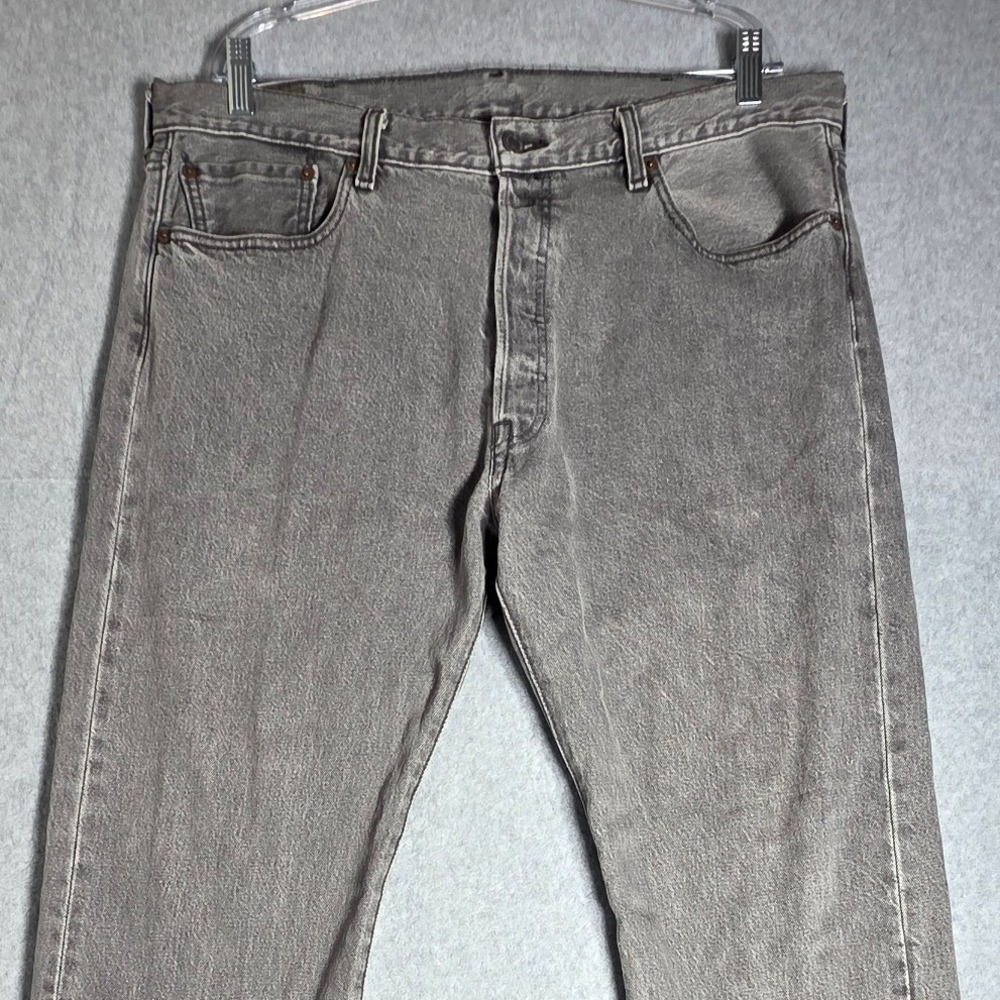 Levis 501 Original Fit Jeans Mens W38 L32 Gray Straight Leg Button Fly Denim